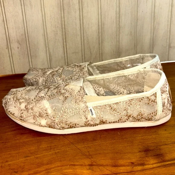 Toms Womens Alpargatas Rose Gold Metallic Hibiscus Floral Lace Size 7.5 … - Picture 7 of 15